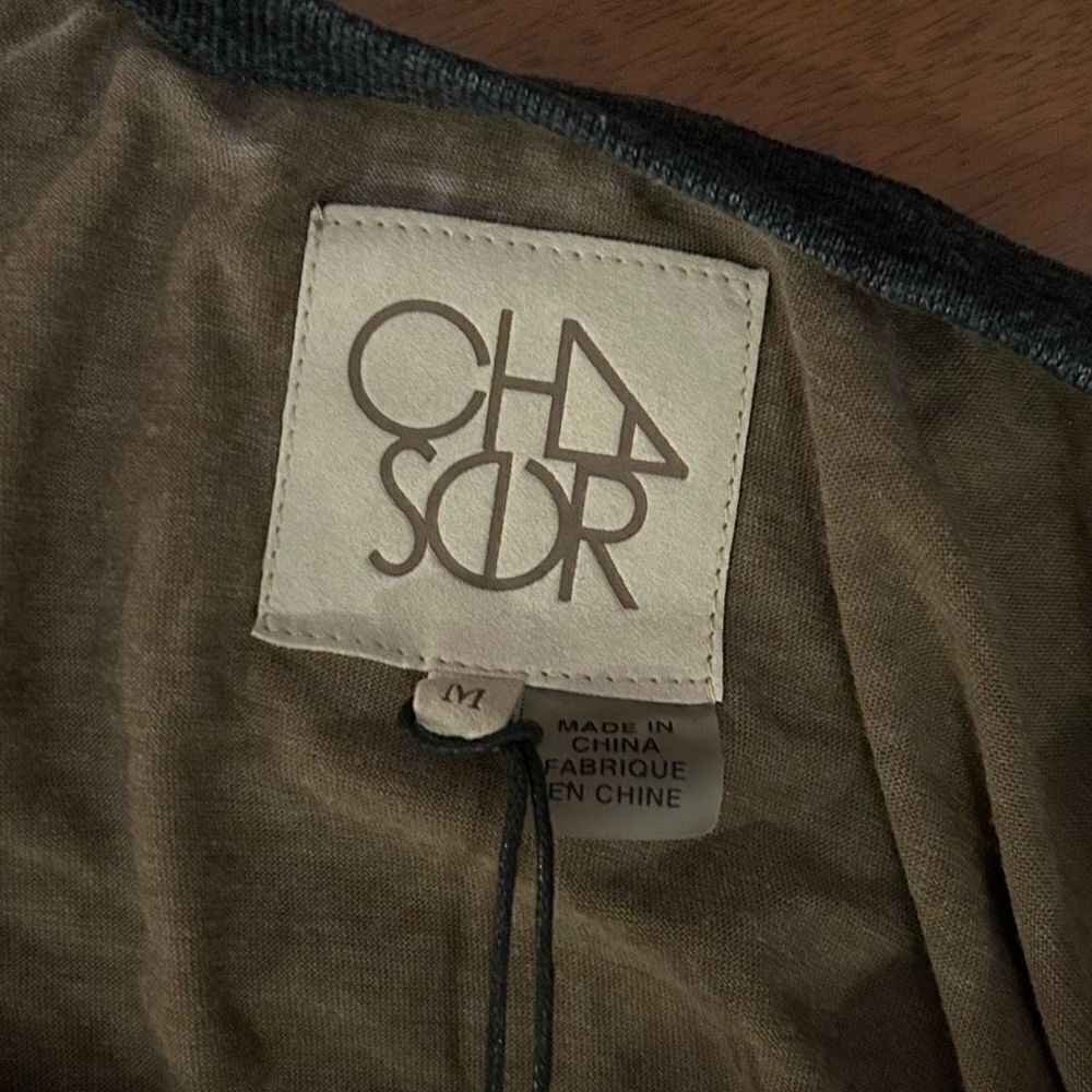 Chaser medium NWT tank - Picture 3 of 4